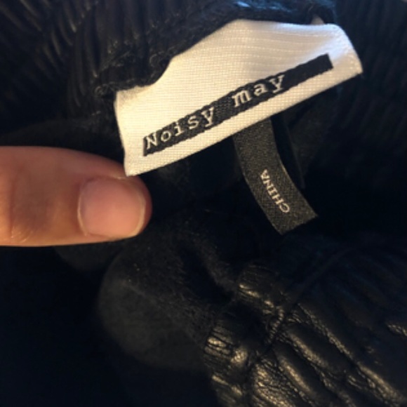 Skirt - Picture 2 of 3